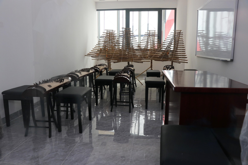 Classroom for learning traditional musical instruments. (Photo: VNA)