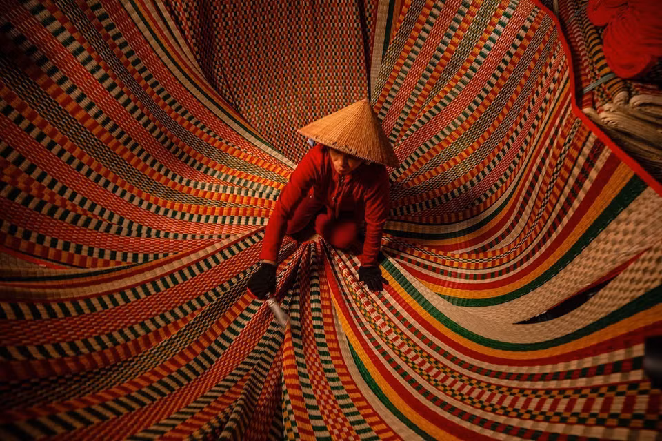 The mat is closely tied to the daily lives and activities of local people through generations. (Photo: VNA)