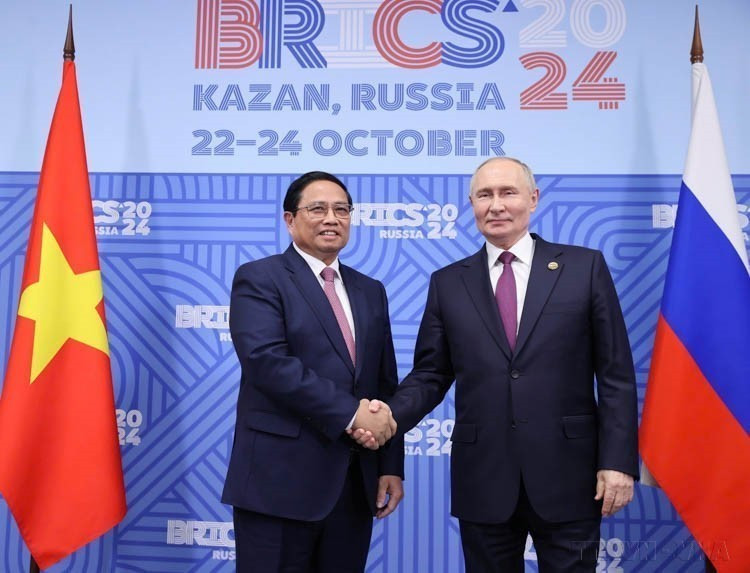 Within the framework of the expanded BRICS Summit in Kazan, Russia, on the evening of October 24, 2024, Prime Minister Pham Minh Chinh meets with Russian President Vladimir Putin – Chair of the 2024 BRICS. (Photo: VNA)