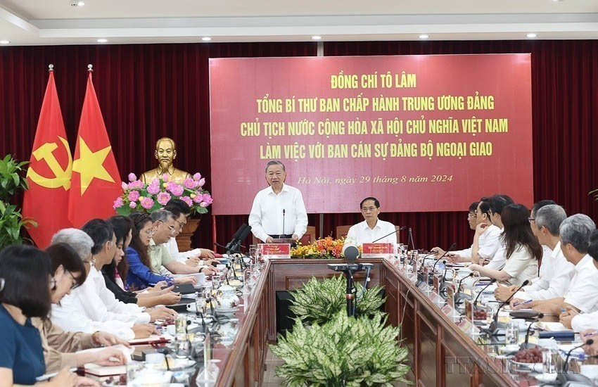 Party General Secretary and State President To Lam works with the Party Committee of the Ministry of Foreign Affairs on the implementation of the 13th Party Congress’s foreign policy and the development of Vietnam’s diplomacy, Hanoi, Aug. 29, 2024. (Photo: VNA)