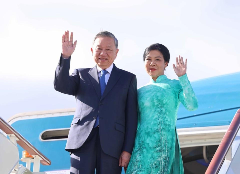 General Secretary To Lam and his spouse arrive in Moscow, commencing an official visit to the Russian Federation and attending the 80th anniversary of Victory Day in the Great Patriotic War. (Photo: VNA)