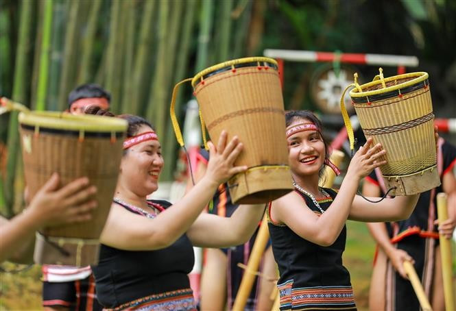 The water drop worship ceremony symbolises the unity of the Ba Na community and their hopes for a prosperous new harvest season. (Photo: VNA)