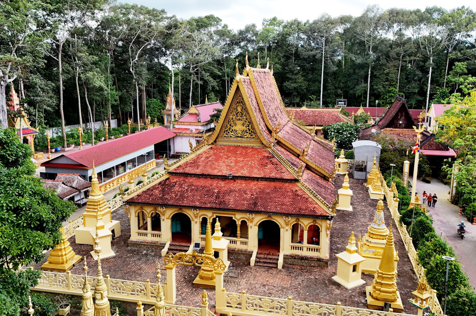 Ang Pagoda is one of the most distinguished ancient Khmer pagodas in Vietnam. (Photo: VNA)