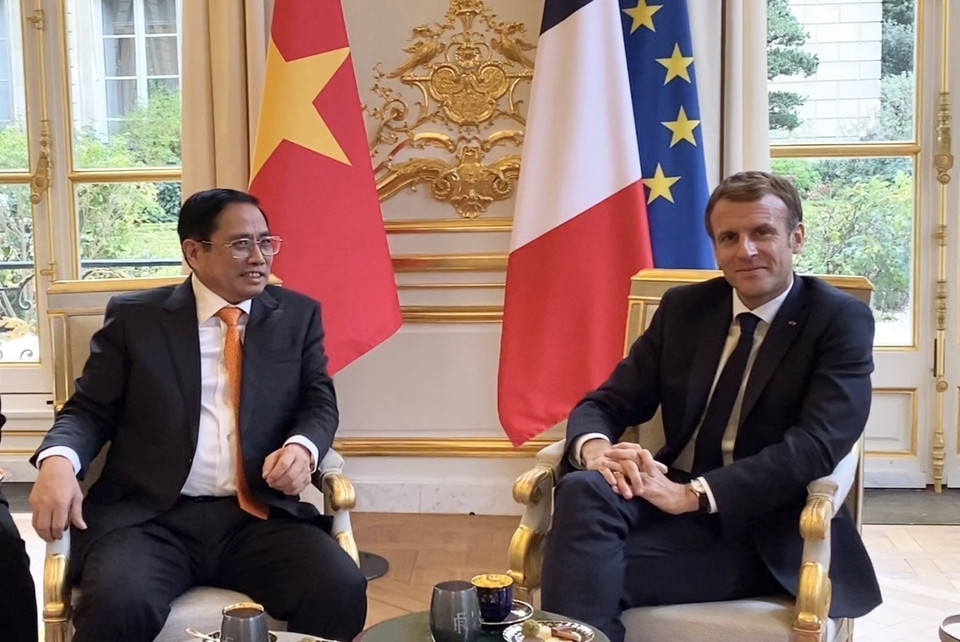 During his official visit to France, on the afternoon of November 4, 2021, at the Élysée Palace in Paris, Prime Minister Pham Minh Chinh meets with French President Emmanuel Macron. (Photo: VNA)
