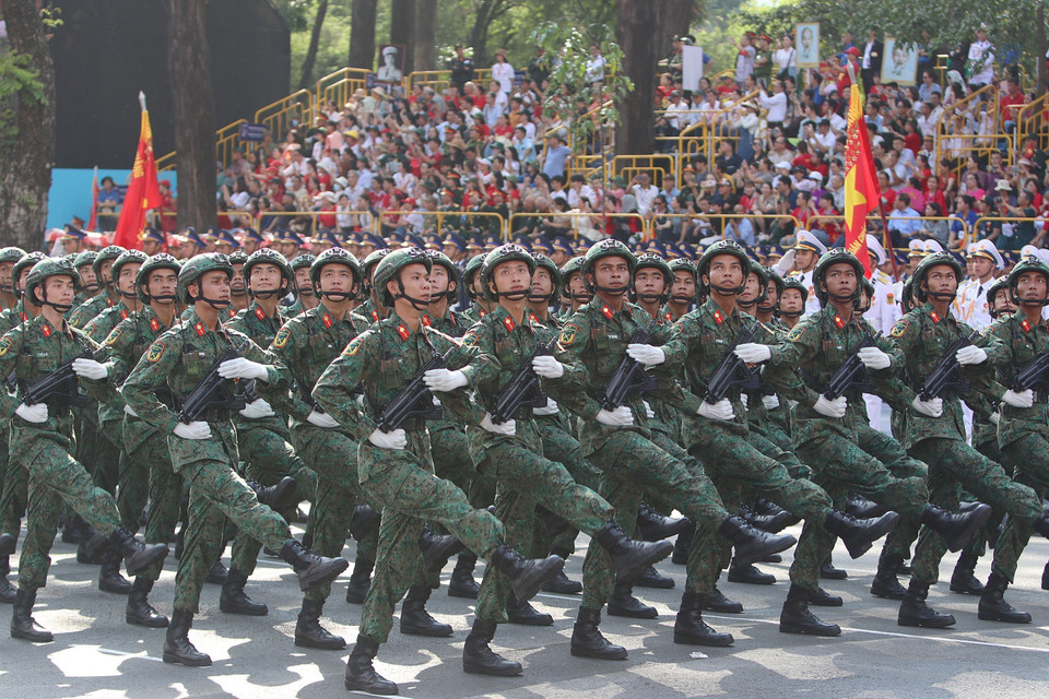 Vietnamese People's Army forces participate in the full dress rehearsal. (Photo: VNA)