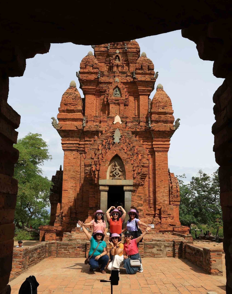 The Po Klong Garai Tower (Khanh Hoa province) has a special appeal to visitors interested in exploring ancient Champa architecture. (Photo: VNA)