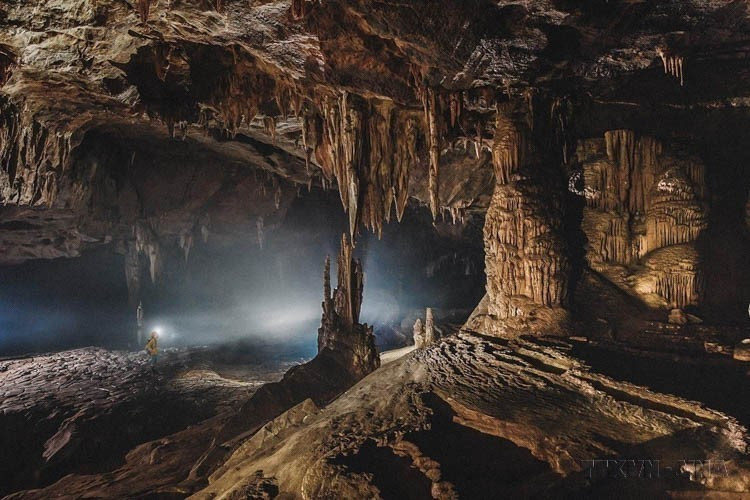 Inside Nuoc Nut Cave (Phong Nha – Ke Bang National Park). (Photo: Oxalis/Published by VNA)
