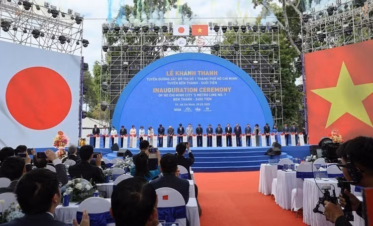 Inauguration ceremony of the Ben Thanh – Suoi Tien urban railway line (Metro Line No.1), two months after its official operation begins. This is Vietnam’s first metro line, the largest Japanese ODA-funded project in the country, and a symbolic project of Vietnam-Japan cooperation (Ho Chi Minh City, March 9, 2025). (Photo: VNA)