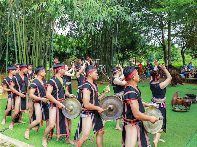 The water drop worship ceremony symbolises the unity of the Ba Na community and their wish for a fruitful harvest. (Photo: VNA)