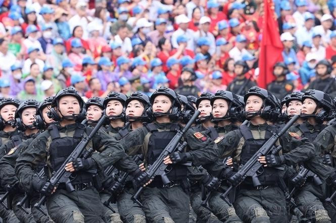 Female special police officers join a parade celebrating the 70th anniversary of the Dien Bien Phu Victory (May 7, 1954 –2024). (Photo: VNA)