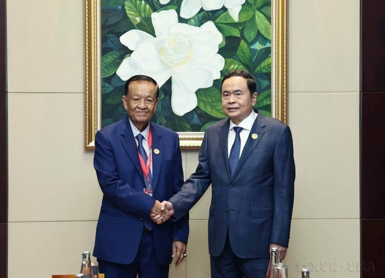 Chairman of the National Assembly Tran Thanh Man meets with President of the National Assembly and Speaker of the House of Representatives of Thailand Wan Muhamad Noor Matha during his attendance at the 45th AIPA in Vientiane, Laos, on October 19, 2024. (Photo: VNA)