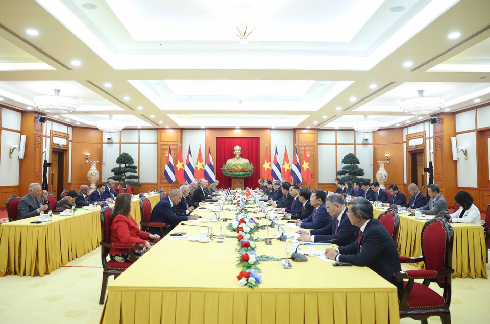 The two delegations at the talks. (Photo: VNA)