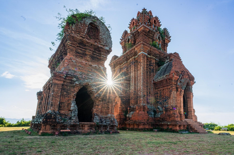 In 1982, the complex was recognised as a national architectural and artistic relic. In 2014, it was named among the top 10 most-visited ancient towers by the Vietnam Records Organisation. (Photo: VNA)