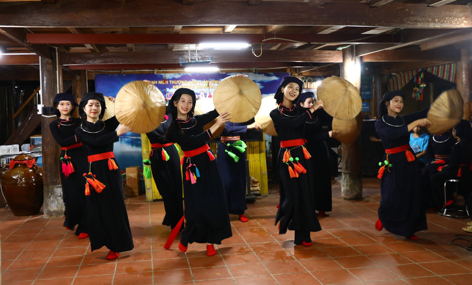 A traditional Tay dance performance. (Photo: VNA)