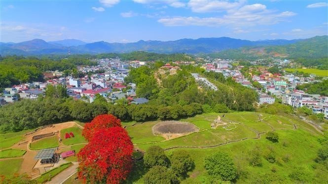 The A1 Hill relic, where the fiercest battle of the Dien Bien Phu Campaign takes place 71 years ago, is located in a bustling residential area. (Photo: VNA)