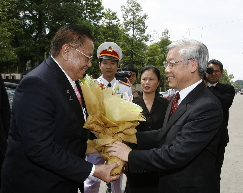 National Assembly Chairman Nguyen Phu Trong welcomes President of the National Assembly and Speaker of the House of Representatives of Thailand Chai Chidchob on an official friendly visit to Vietnam from July 21–22, 2009. (Photo: VNA)