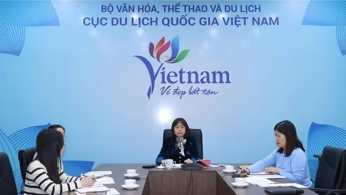 Deputy Director General of Vietnam National Authority of Tourism Nguyen Thi Hoa Mai (centre) chairs an online meeting on the organisation of ITE HCMC 2026. (Photo: TITC)