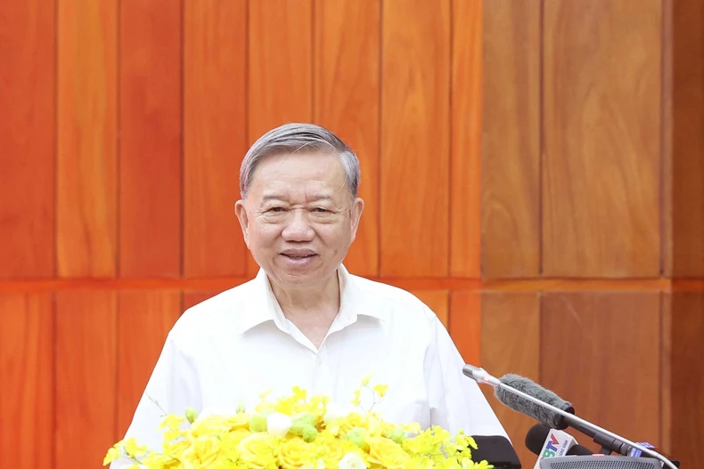 Party General Secretary To Lam addresses the working session (Photo: VNA)
