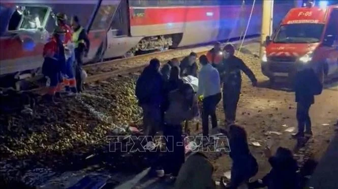 Scene of the high-speed train collision in Adamuz, Spain on January 18 (Photo: Reuters/VNA)