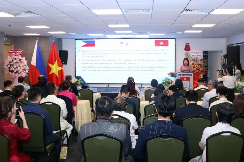 The gathering held by the HCM City Union of Friendship Organisations on June 16 (Photo: VNA)