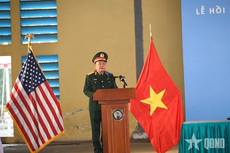 Vietnamese Deputy Minister of National Defence Sen. Lieut. Gen. Hoang Xuan Chien speaks at the event. (Photo: VNA)