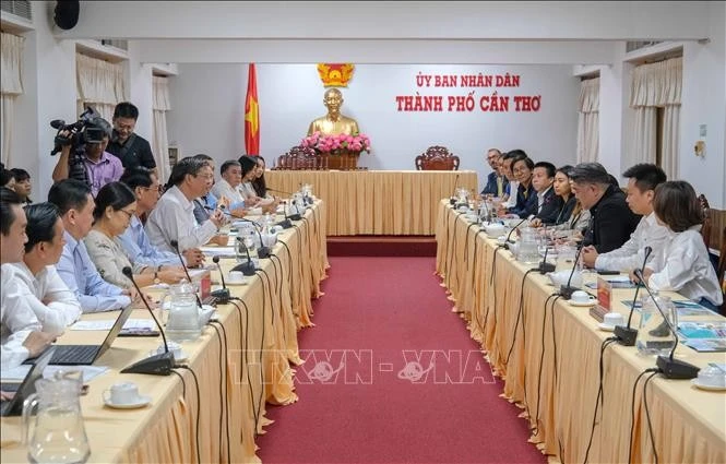 The working session between Can Tho leaders and an AusCham delegation on June 24 (Photo: VNA)