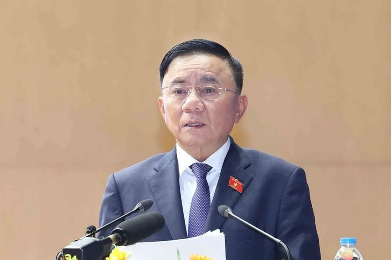 Politburo member and permanent member of the Party Central Committee’s Secretariat Tran Cam Tu speaks at the meeting with Lao Cai voters on December 17. (Photo: VNA)