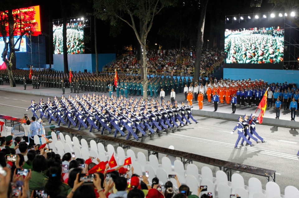 Units of the Vietnam People’s Army take part in the parade rehearsal. (Photo: Thanh Vu – VNA)