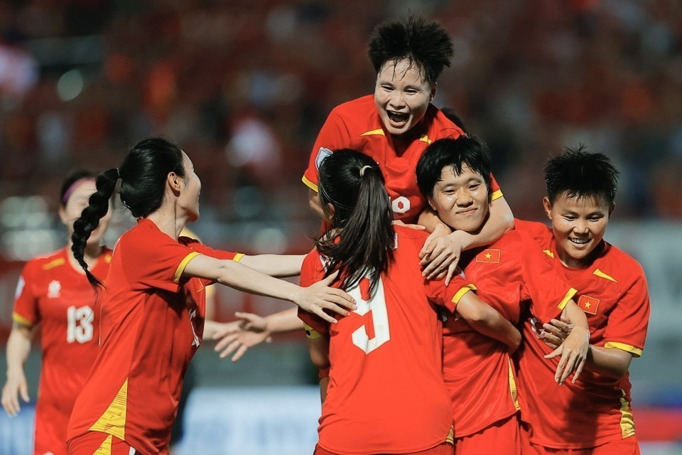 Thu Thao (No. 17) scores the opening goal for the Vietnam women’s national team in the 36th minute. (Photo: Minh Quyet - VNA)