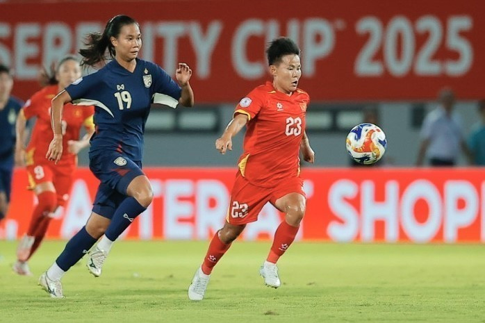 Bich Thuy (Vietnam) dribbles straight down the center. (Photo: Minh Quyet - VNA)