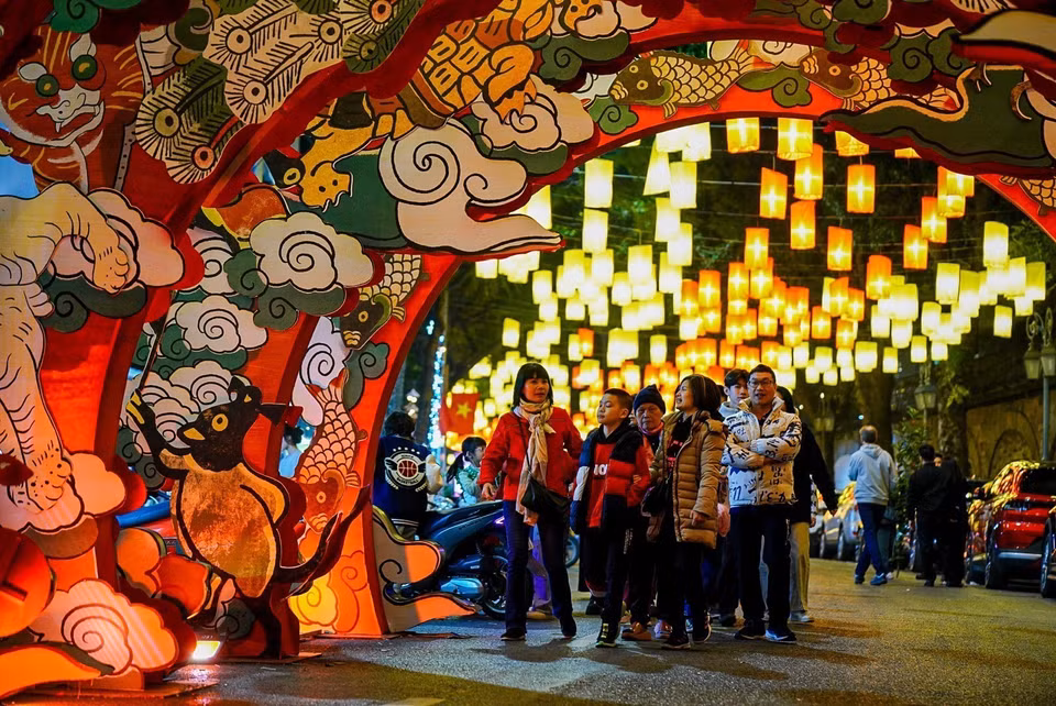 Phung Hung Street in Hanoi shines brightly with decorative lights to welcome the New Year. (Photo: Khanh Hoa – VNA)