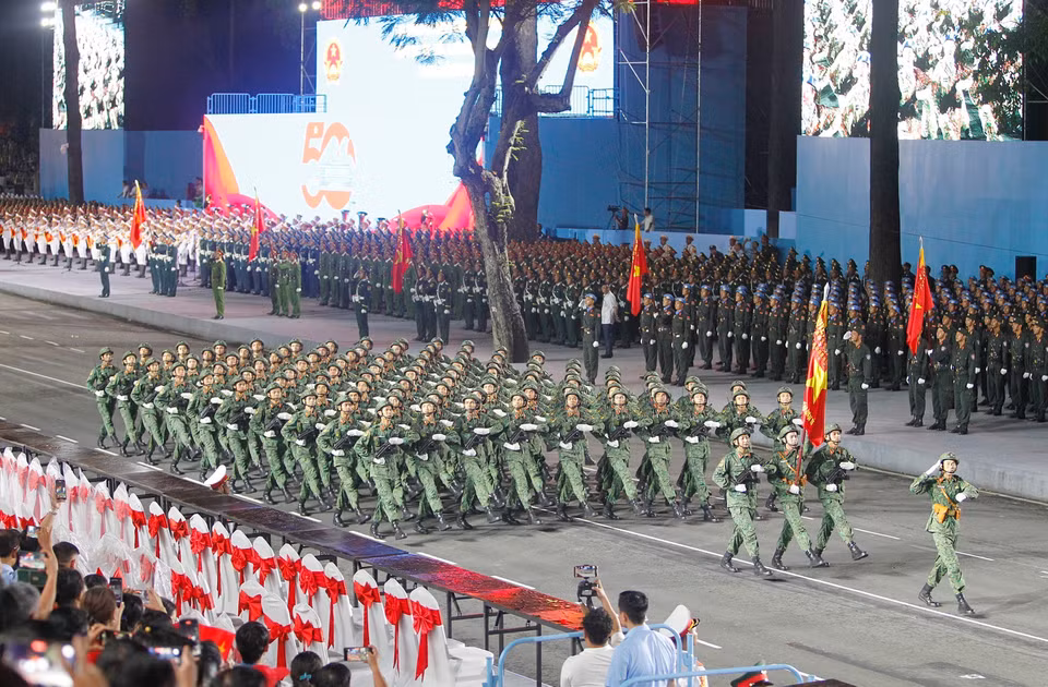 Units of the Vietnam People’s Army take part in the parade rehearsal. (Photo: Thanh Vu – VNA)