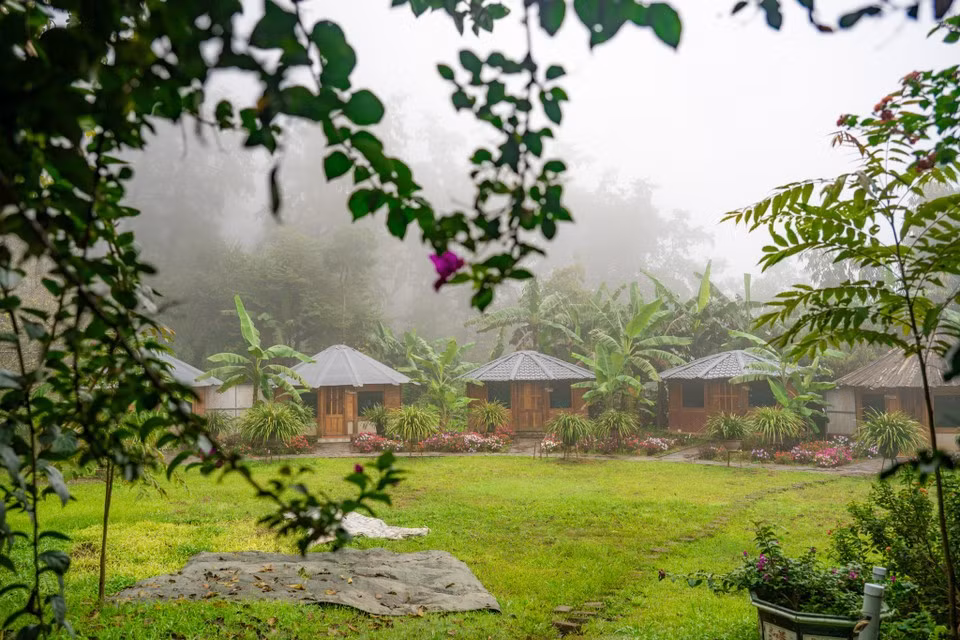 Today, dozens of households in Sin Suoi Ho provide lodging and dining services, serving over 500 visitors per night. (Photo: Minh Son/Vietnam+)