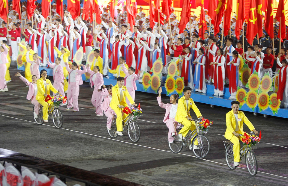 Cultural and artistic performance by Ho Chi Minh City’s art troupe during the parade rehearsal. (Photo: Thanh Vu – VNA)