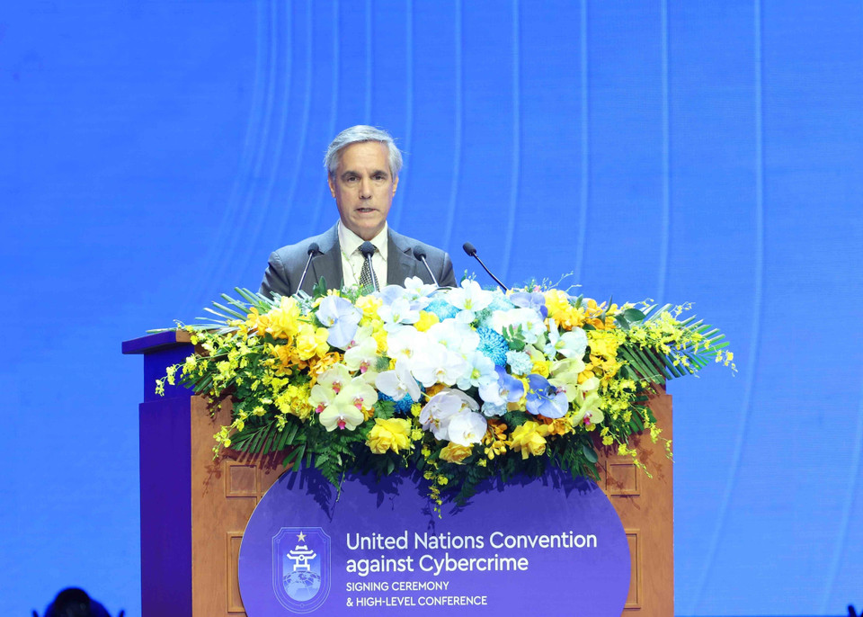 ﻿ John Brandolino, representative of the United Nations Office on Drugs and Crime (UNODC), delivers a speech. (Photo: Phuong Hoa – VNA)
