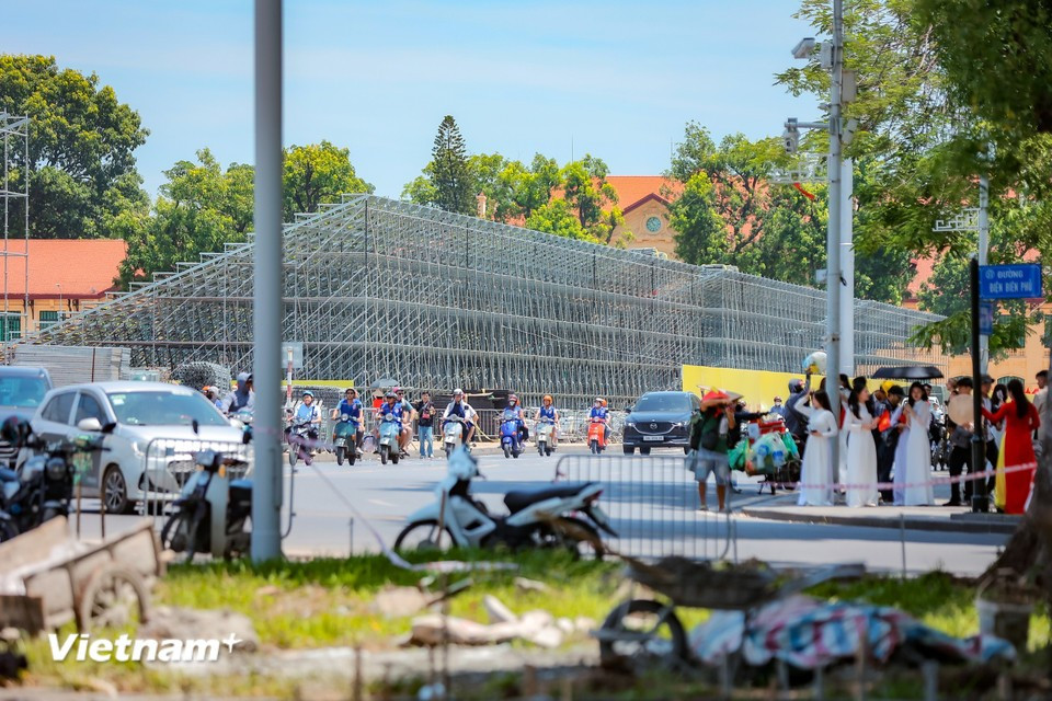 In recent days, grandstands, staging and large video screens have been erected around Ba Dinh Square. (Photo: Hoai Nam/Vietnam+)