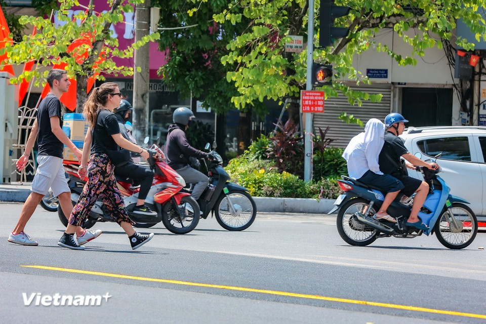 This is the route passed by previous parade contingents, including during the 1,000th anniversary of Thang Long – Hanoi and the 70th National Day celebrations. (Photo: Hoai Nam/Vietnam+)