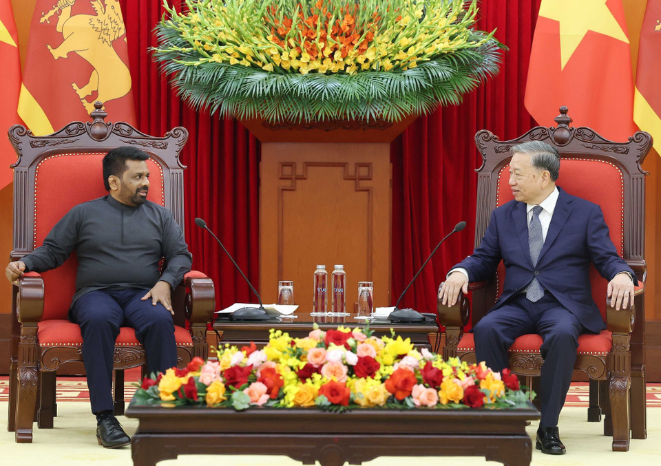 Party General Secretary To Lam receives President of Sri Lanka Anura Kumara Dissanayaka. (Photo: Thong Nhat – VNA)