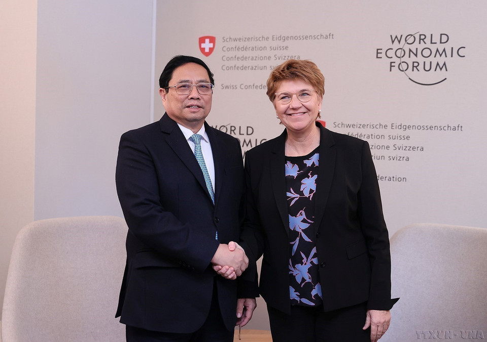 Prime Minister Pham Minh Chinh meets Swiss President Viola Amherd during his participation in the 54th Annual Meeting of the WEF in Davos, Switzerland, on January 17, 2024. (Photo: Duong Giang - VNA)