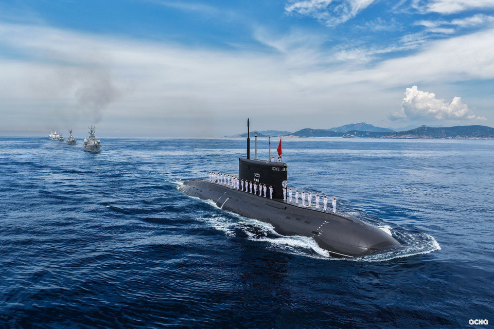 Naval formations salute the command ship. (Photo: Vietnam People’s Navy/VNA)
