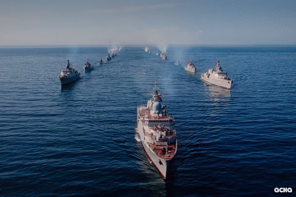 Flag-raising formation. (Photo: Vietnam People’s Navy / VNA)