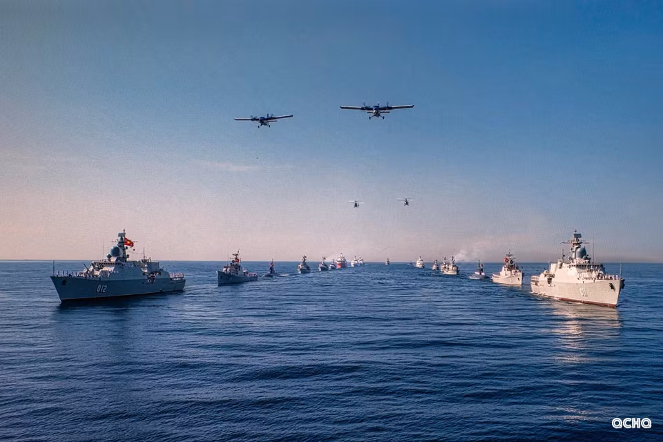 Naval and air units participate in the parade. (Photo: Vietnam People’s Navy/VNA)