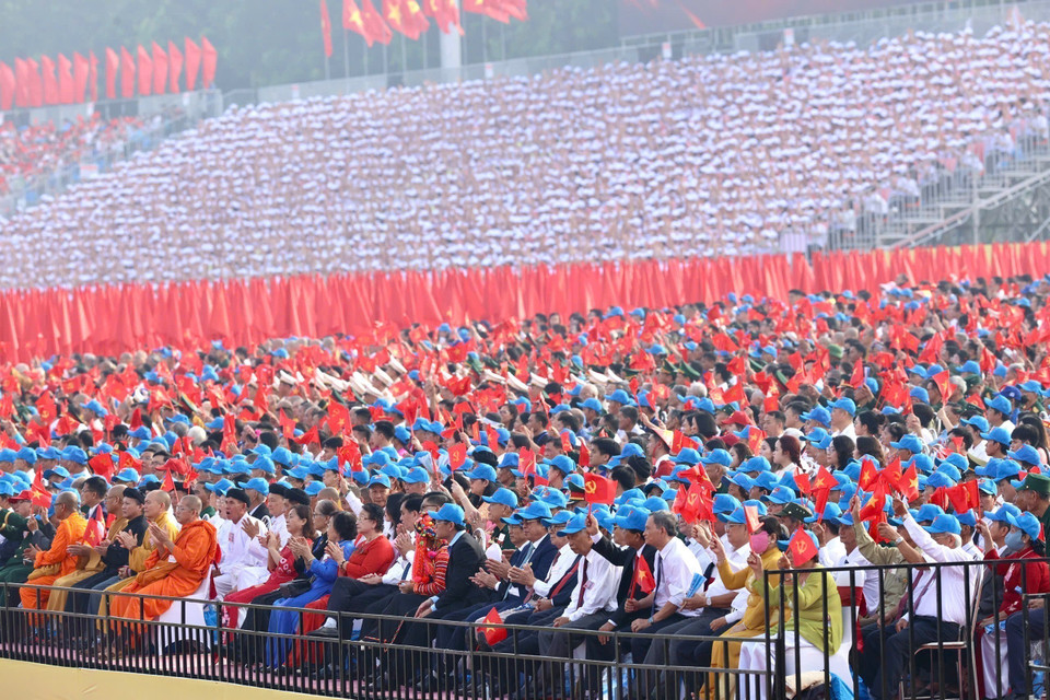 The grandstand and delegates at Ba Dinh Square. (Photo: Hoang Ha - VNA)