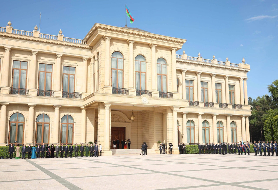 The official welcome ceremony for Party General Secretary To Lam and his spouse during their state visit to Azerbaijan. (Photo: Thong Nhat – VNA)