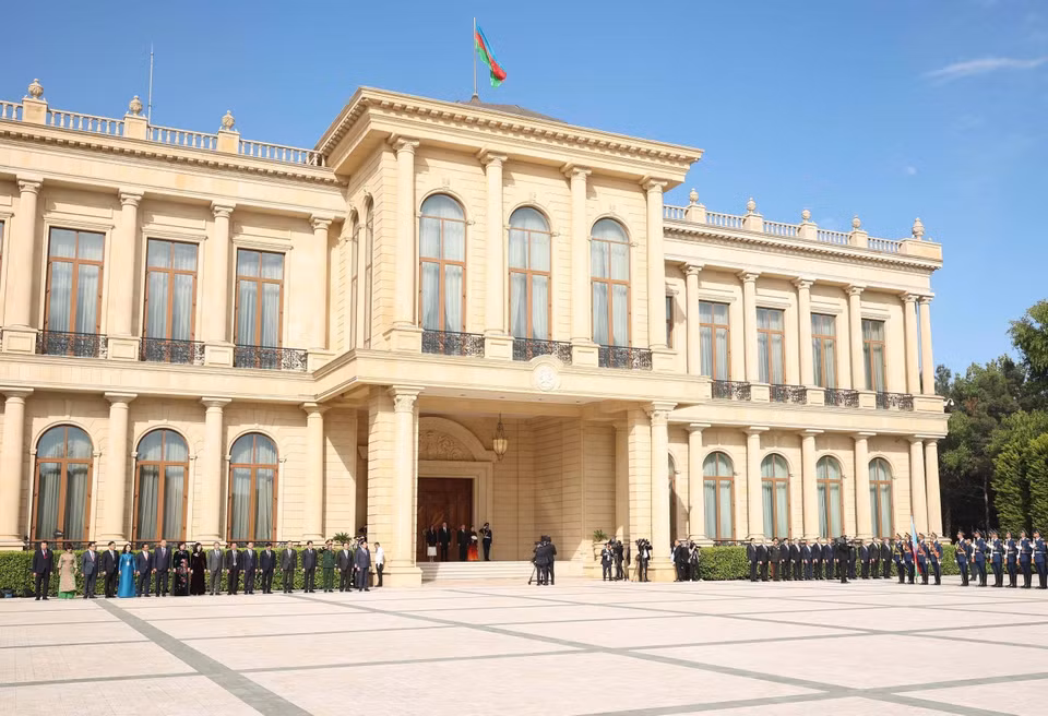 The official welcome ceremony for Party General Secretary To Lam and his spouse during their state visit to Azerbaijan. (Photo: Thong Nhat – VNA)