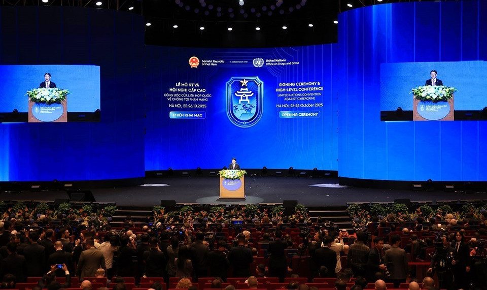 State President Luong Cuong delivers the opening remarks at the signing ceremony and high-level conference of the UN Convention against Cybercrime. (Photo: Tuan Anh – VNA)