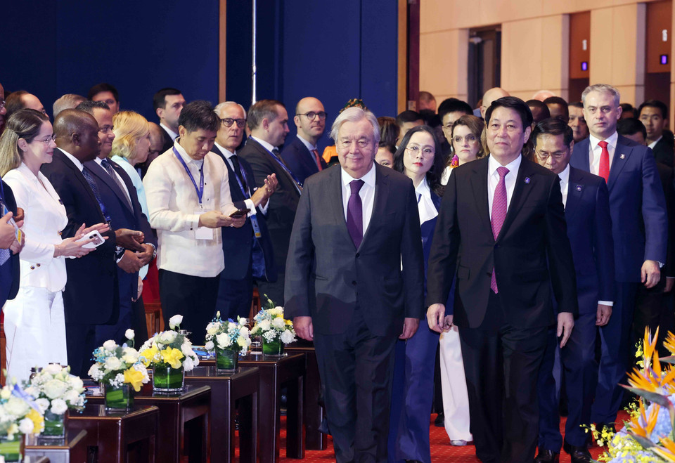 State President Luong Cuong and UN Secretary-General António Guterres co-chair the signing ceremony and conference of the United Nations Convention against Cybercrime (Hanoi Convention). (Photo: VNA)