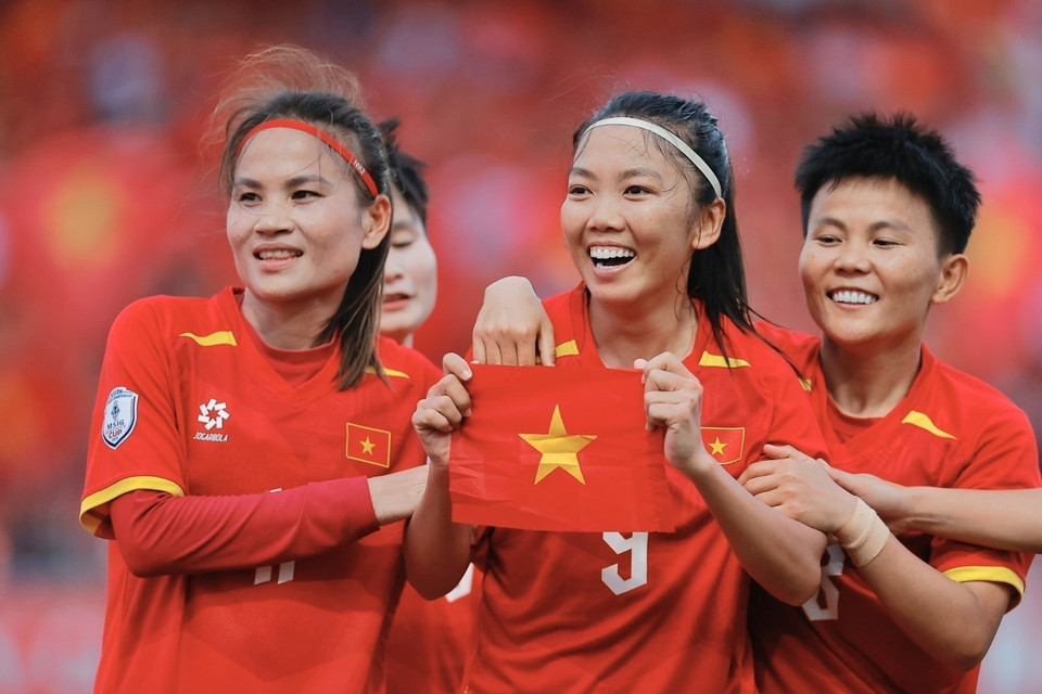 Captain Huynh Nhu (No. 9) scores to extend Vietnam’s lead to 2-0. (Photo: Pham Hau - VNA)