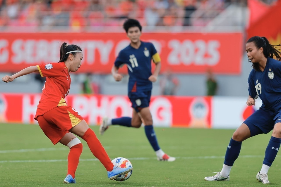 Huynh Nhu delivers an excellent performance and contributes a goal for Vietnam. (Photo: Pham Hau - VNA)