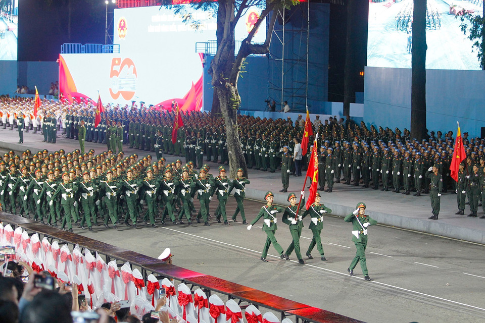 Units of the Vietnam People’s Army take part in the parade rehearsal. (Photo: Thanh Vu – VNA)